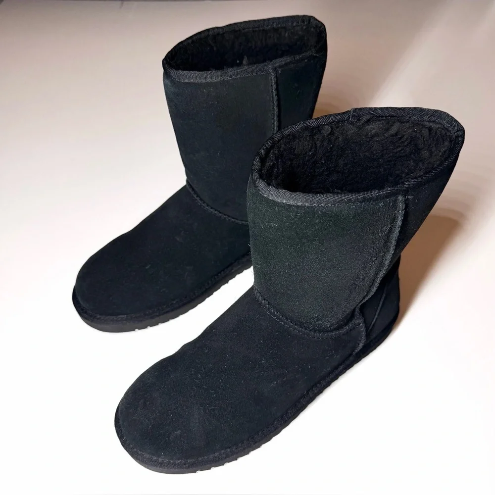 Koolaburra By UGG Women’s Koola Short Black Bootie Size- 9